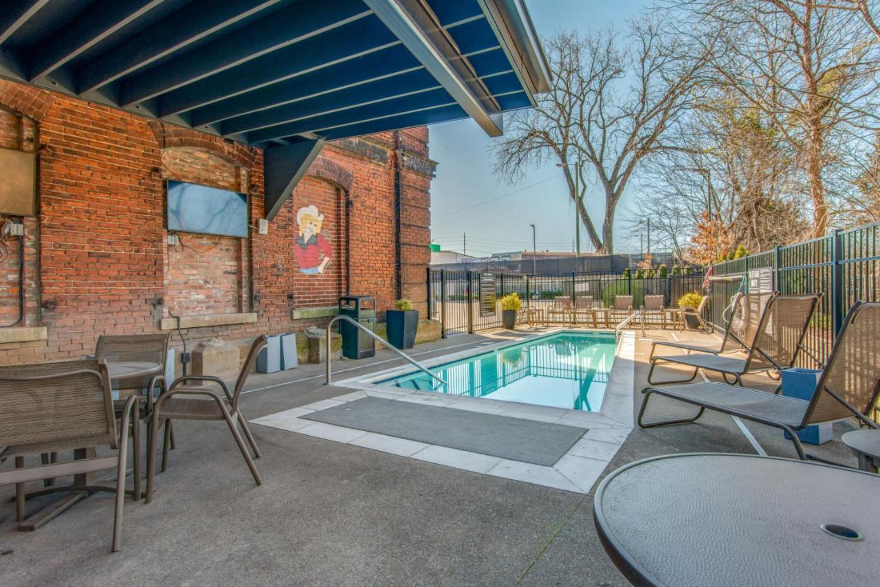 One-Of-A-Kind! Roll Up Garage Door-Pool, Speakeasy Villa Nashville Luaran gambar