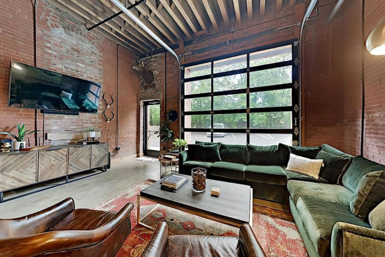 One-Of-A-Kind! Roll Up Garage Door-Pool, Speakeasy Villa Nashville Luaran gambar