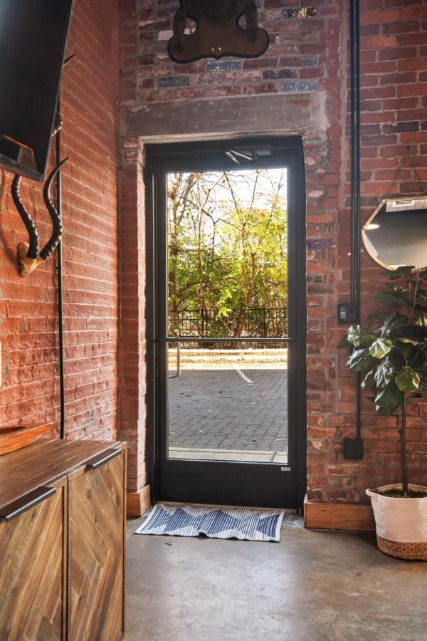 One-Of-A-Kind! Roll Up Garage Door-Pool, Speakeasy Villa Nashville Luaran gambar