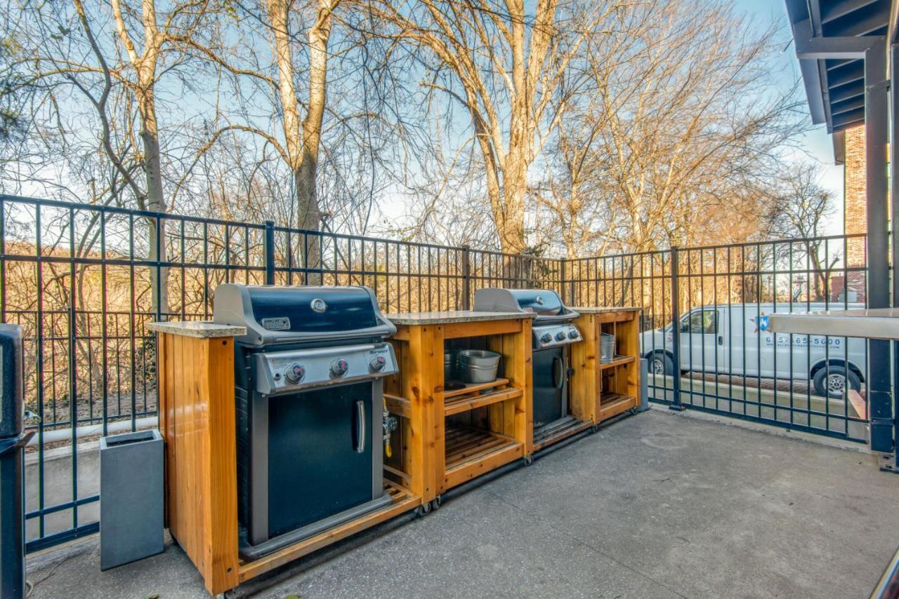 One-Of-A-Kind! Roll Up Garage Door-Pool, Speakeasy Villa Nashville Luaran gambar